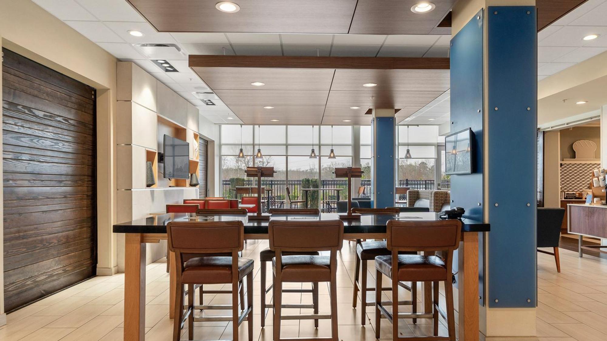 Holiday Inn Express & Suites Macon North By Ihg Luaran gambar