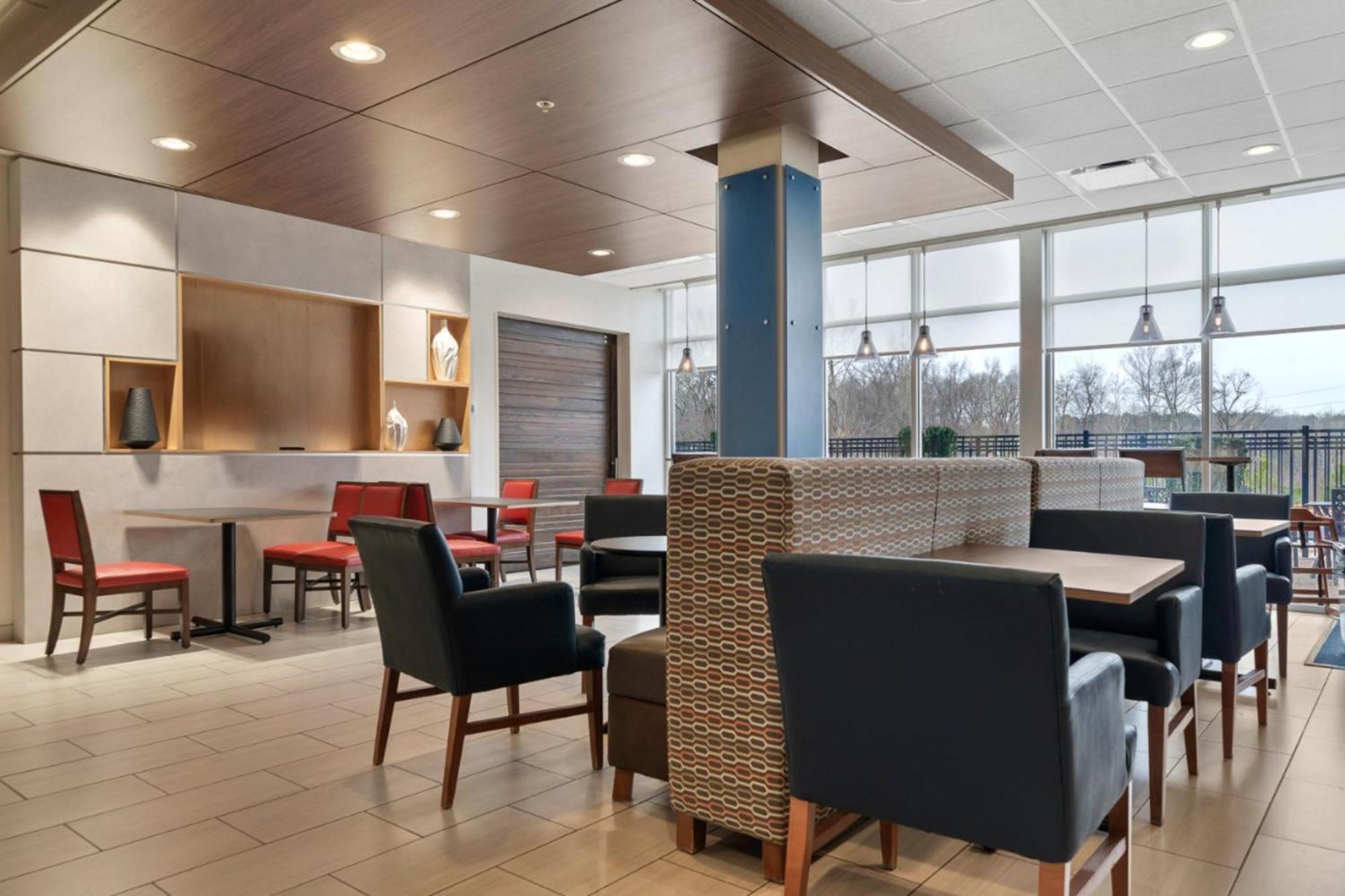 Holiday Inn Express & Suites Macon North By Ihg Luaran gambar